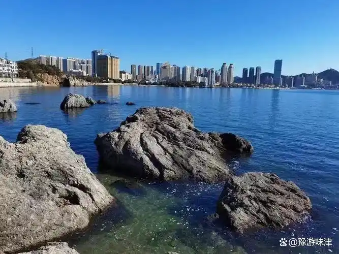 大连黑石礁地质公园_大连黑石礁_黑石礁海蚀地貌旅游