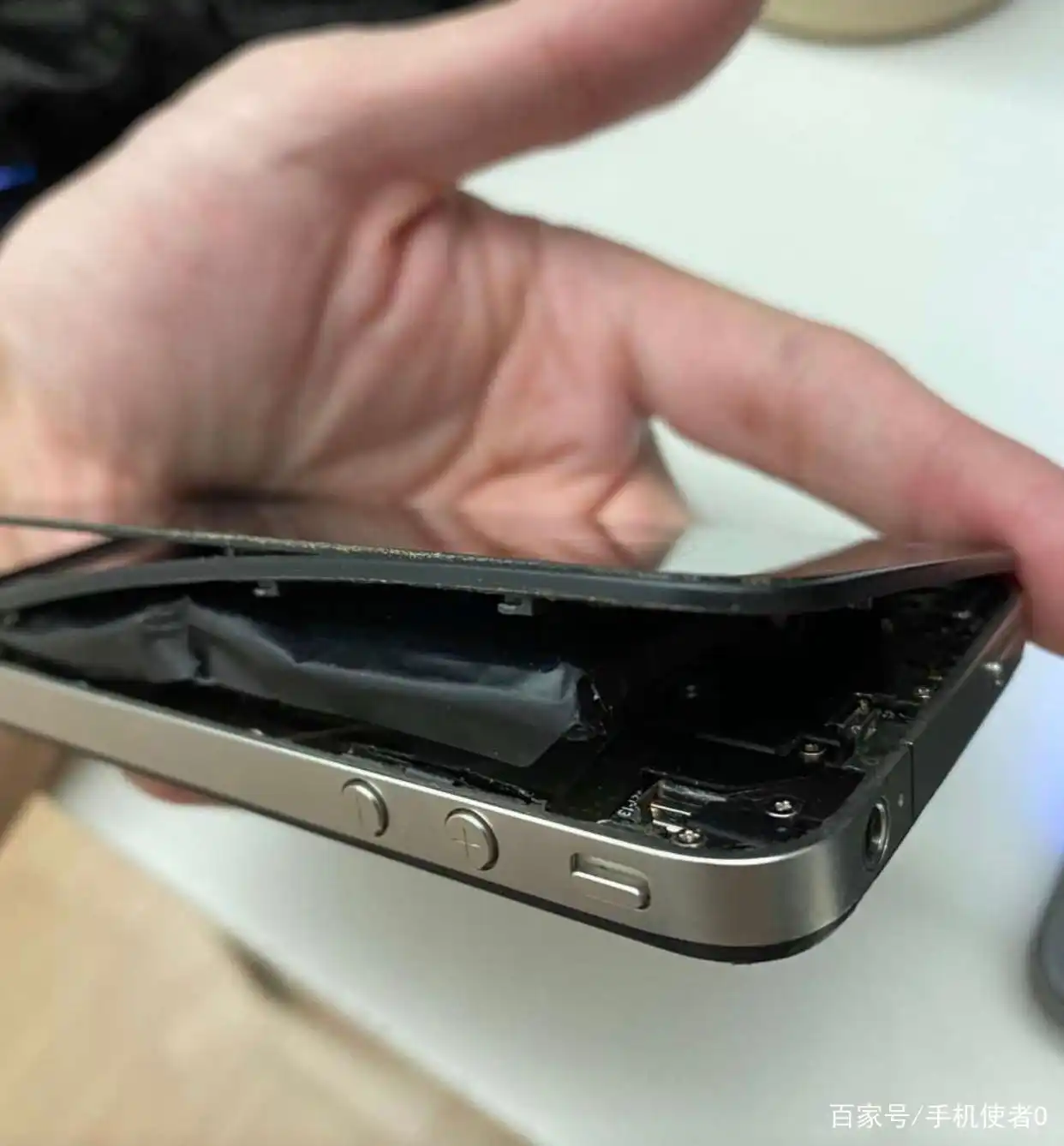 iPhone4电池鼓包安全隐患_iphone4 爆炸_iPhone4收藏保养