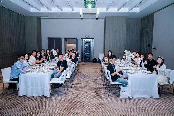 WhatsApp驱动中国出海增长_Meta CONVERSATION大会_WhatsApp