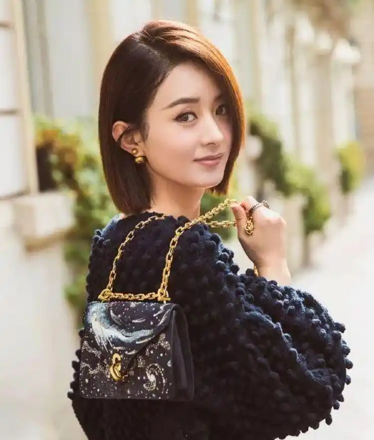 胖脸女生发型选择技巧_改良梨花头修饰脸型_宽脸女生适合的发型