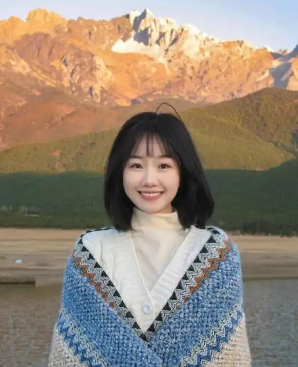 宽脸女生适合的发型_秋冬发型设计_脸型选择发型